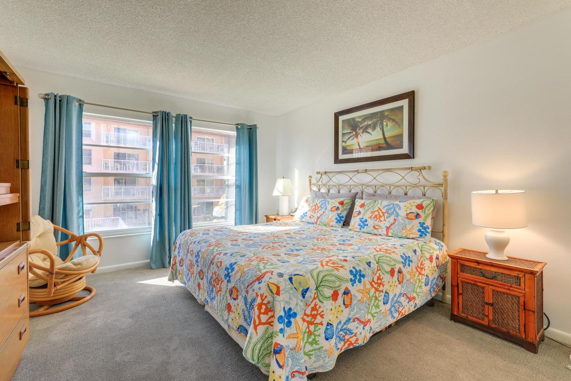 Central Cocoa Beach Condo With View, Steps To Beach! Extérieur photo