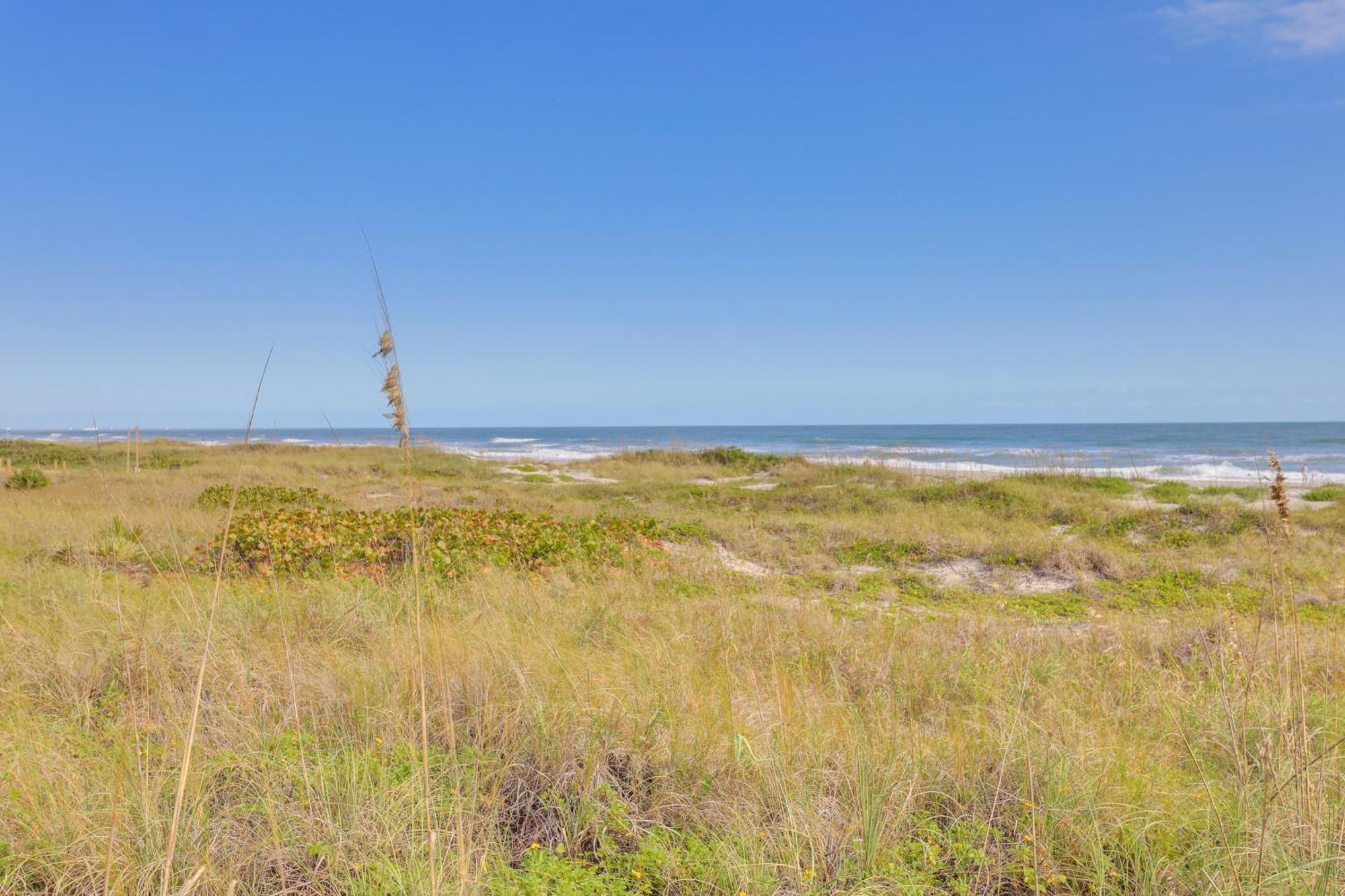 Central Cocoa Beach Condo With View, Steps To Beach! Extérieur photo