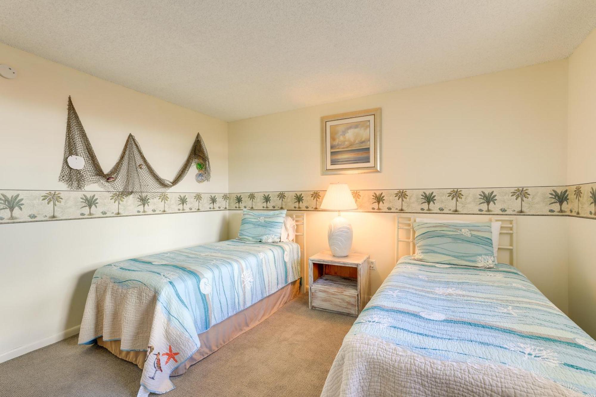 Central Cocoa Beach Condo With View, Steps To Beach! Extérieur photo